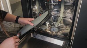 Naprawa spryskiwacza zmywarki Electrolux - naprawiaj, nie wyrzucaj