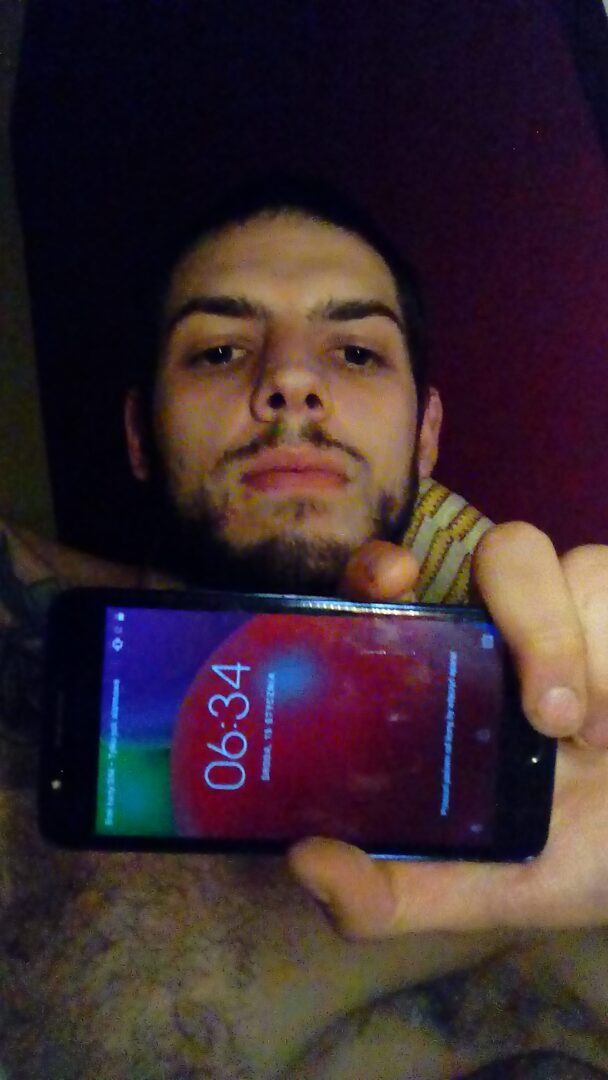Wymiana ekranu w smartfonie Motorola G4