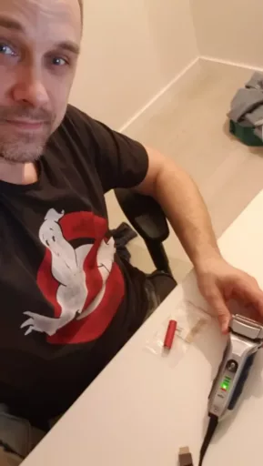 Akumulator golarki Braun rozładowuje się po włączeniu - naprawiaj, nie wyrzucaj