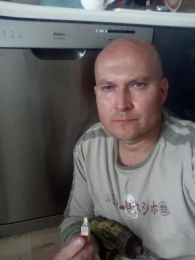 Wymiana włącznika sieciowego w zmywarce - naprawiaj, nie wyrzucaj