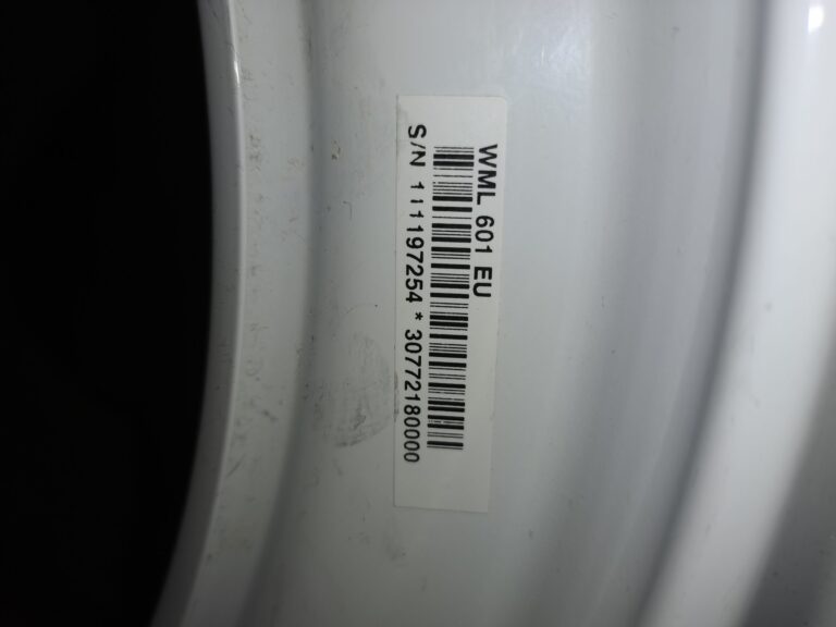 Tabliczka znamionowa w pralce Hotpoint Ariston WML601EU
