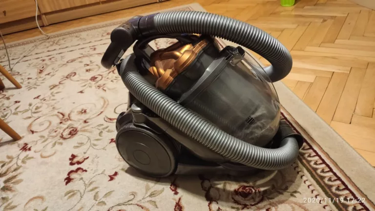 Wymiana silnika w odkurzaczu Dyson
