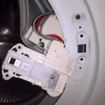 Wymiana blokady w pralce Electrolux