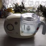 Wymiana uchwytu i pokrywy pojemnika malaksera w robocie kuchennym Moulinex Odacio 3