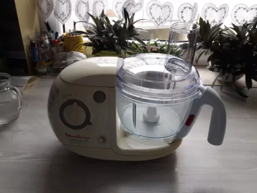 Wymiana uchwytu i pokrywy pojemnika malaksera w robocie kuchennym Moulinex Odacio 3 - naprawiaj, nie wyrzucaj