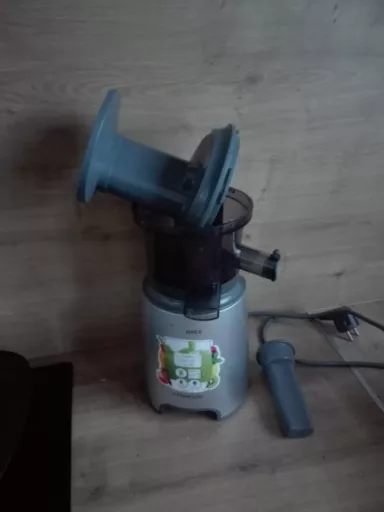Wymiana plastików mocujących w sokowirówce Kenwood - naprawiaj, nie wyrzucaj