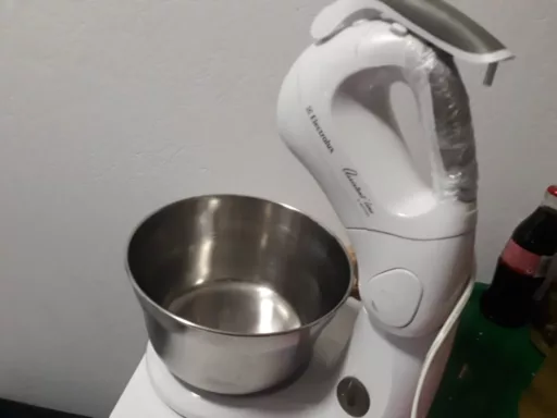 Wymiana elementu obudowy miksera Electrolux Assistent line - naprawiaj, nie wyrzucaj