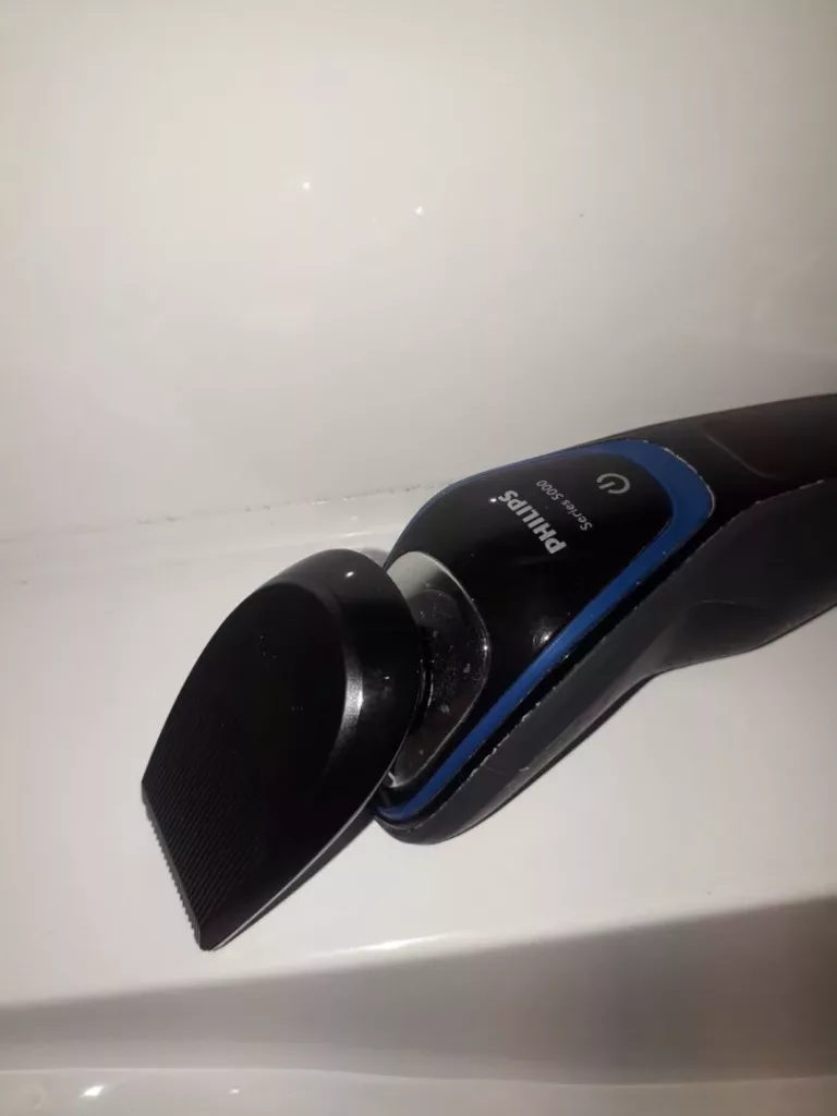 Naprawa maszynki do golenia Philips Series 5000
