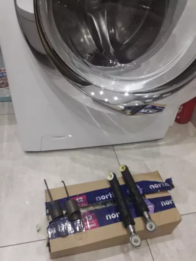 Wymiana amortyzatorów i sprężyn w pralce Candy Grandvita - naprawiaj, nie wyrzucaj