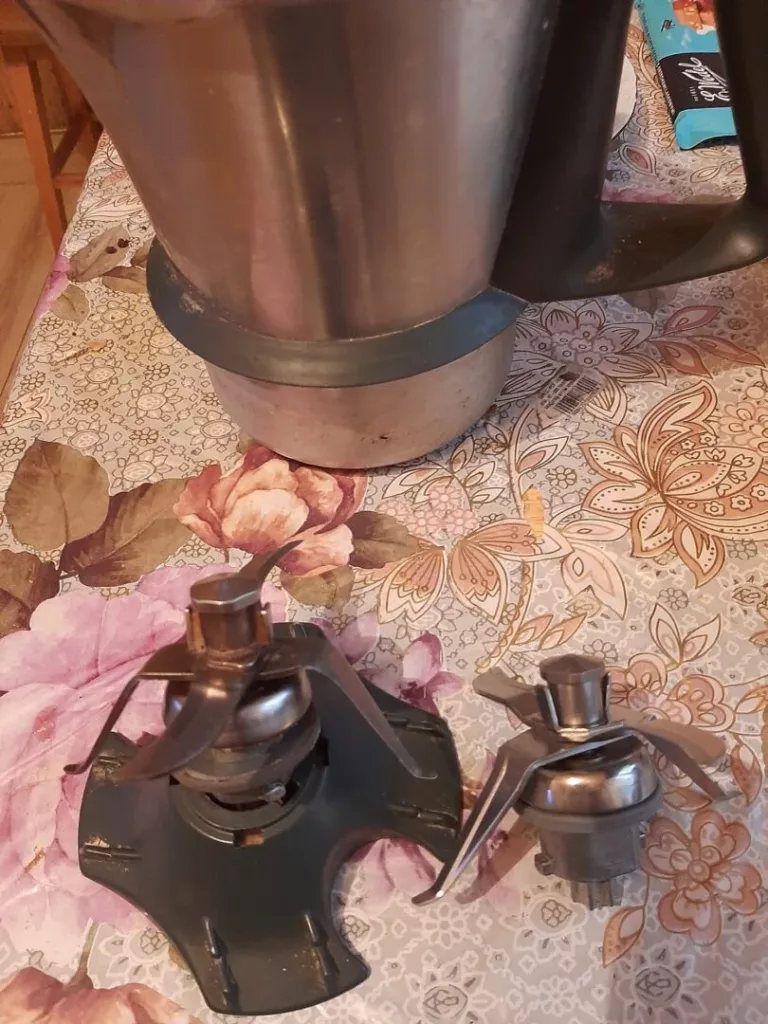 Wymiana noża tnącego w Thermomixie TM21