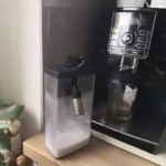Wymiana pojemnika na mleko w ekspresie DeLonghi