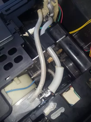 Wymiana wężyka w ekspresie do zabudowy Siemens - naprawiaj, nie wyrzucaj