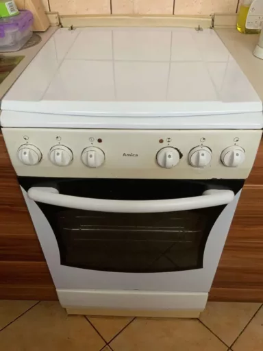 Montaż klapy w kuchence Amica - naprawiaj, nie wyrzucaj