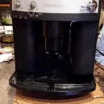 Naprawa ekspresu Delonghi Magnifica - wymiana infuzora