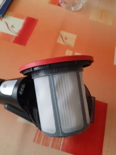 Wymiana filtra w odkurzaczu pionowym Bosch - naprawiaj, nie wyrzucaj