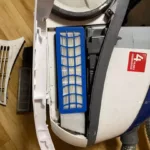 Wymiana klapy i filtrów w odkurzaczu