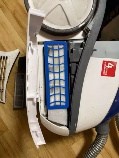 Wymiana klapy i filtrów w odkurzaczu - naprawiaj, nie wyrzucaj