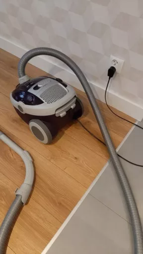 Wymiana wtyczki w odkurzaczu Electrolux ZCS2240CS Classic Silence - naprawiaj, nie wyrzucaj