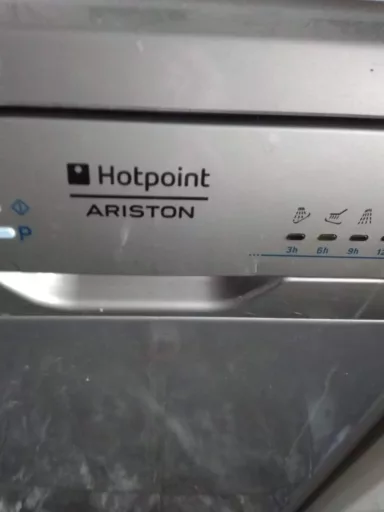 Wymiana kosza na sztućce zmywarki Hotpoint Ariston - naprawiaj, nie wyrzucaj