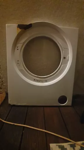 Wymiana blachy przedniej w pralce Beko - naprawiaj, nie wyrzucaj