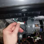 Wymiana pompy, spryskiwaczy oraz uszczelek w zmywarce Samsung