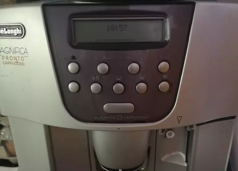 Naprawa ekspresu Delonghi Magnifica