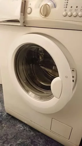 Wymiana obudowy drzwi w pralce Electrolux - naprawiaj, nie wyrzucaj