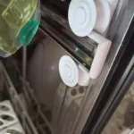 Wymiana rolek prowadnicy kosza w zmywarce