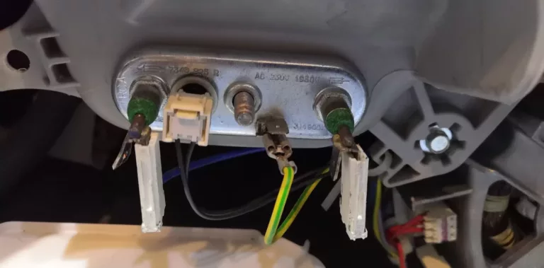 Podłączenie grzałki w pralko suszarce Electrolux EWW1685SWD