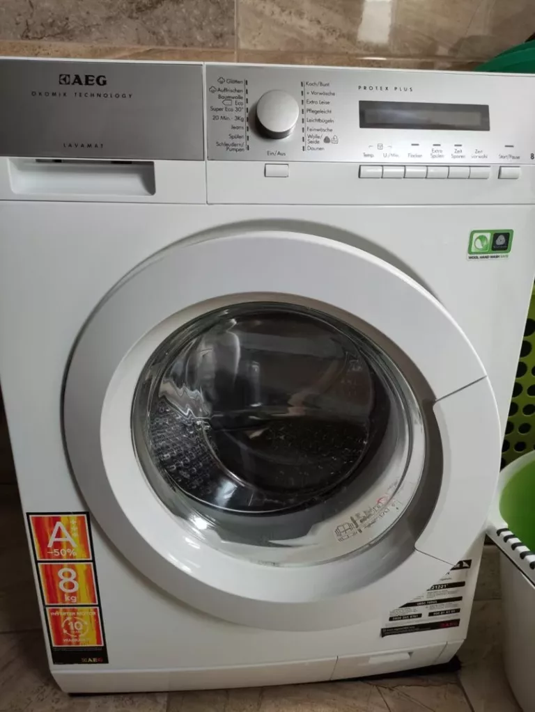 Uszkodzony elektrozawór trójdrożny w pralce AEG