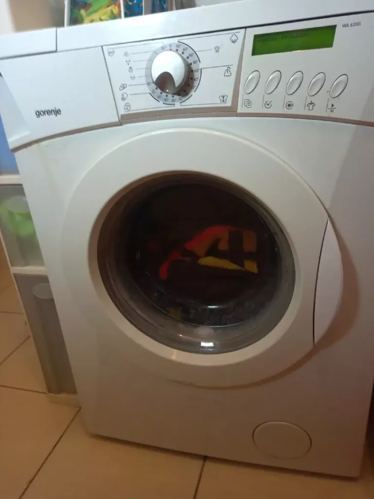 Używana Pralka Gorenje WA63101 po wymianie drzwiczek