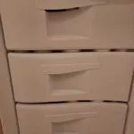 Wymiana ramek i frontów szuflad w lodówce Indesit