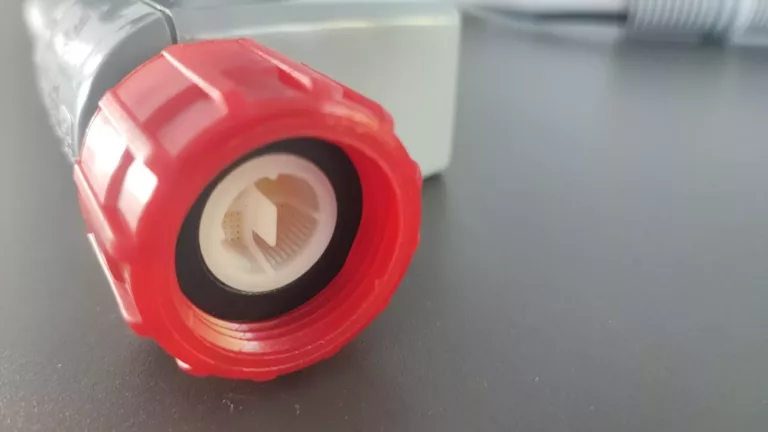 Nowy wąż aquastop zmywarki Beko DIN 6830 FX30 - zbliżenie