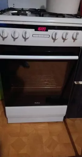 Wymiana drzwi w piekarniku kuchenki gazowo-elektrycznej Amica 57GEH2.33HZpTa(W) - naprawiaj, nie wyrzucaj