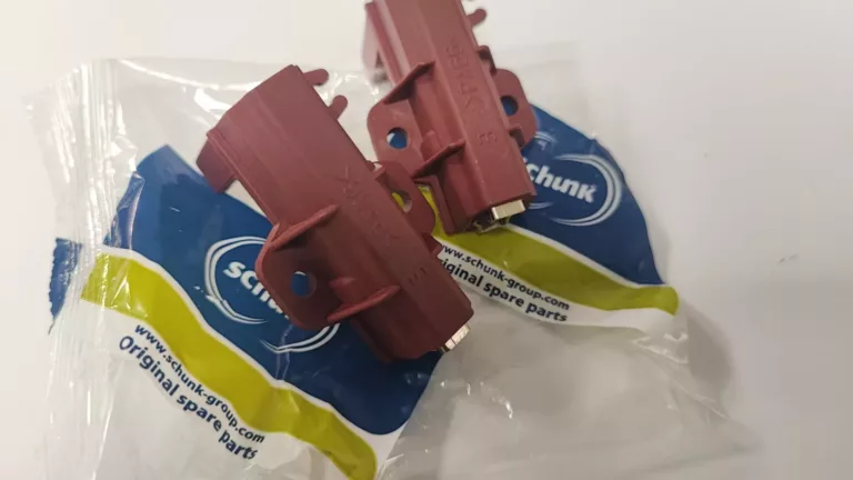 Nowe szczotki węglowe do pralki Beko WMB 51022 PL PTY po wyjęciu z paczki od north.pl