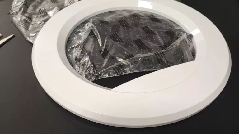 Ramka zewnętrzna drzwi do pralki Gorenje WS5229