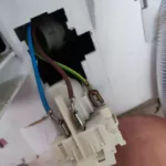 Wymiana filtra przeciwzakłóceniowego w zmywarce Bosch SRV45T03EU 30