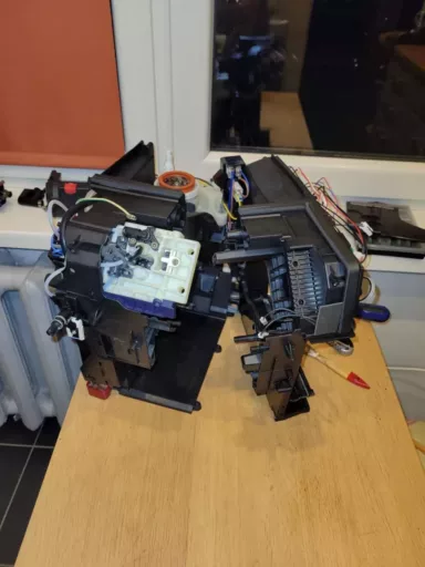 Wymiana korpusu w ekspresie DeLonghi ECAM370.95.S - naprawiaj, nie wyrzucaj