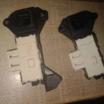 Zdjęcie uszkodzonej oraz nowej blokady drzwi do pralki Whirlpool AWO/D 43105