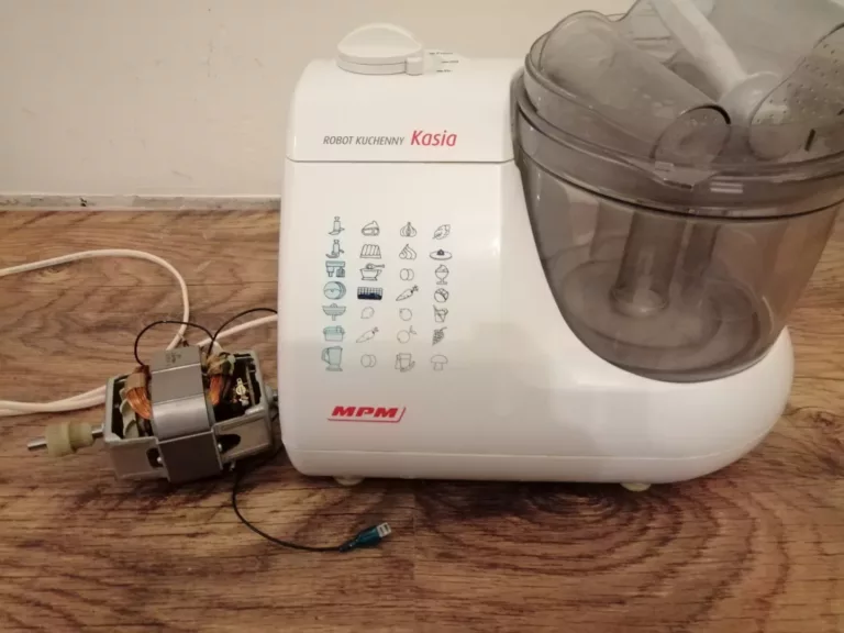 Robot kuchenny MPM Kasia 116B przed wymianą silnika elektrycznego