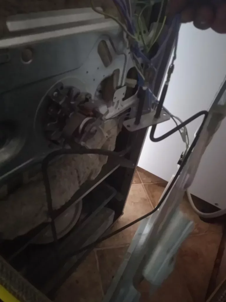 Wymiana przepalonej grzałki w piekarniku Gorenje MEK301SB