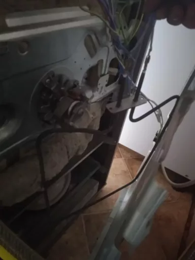 Wymiana przepalonej grzałki w piekarniku Gorenje MEK301SB - naprawiaj, nie wyrzucaj