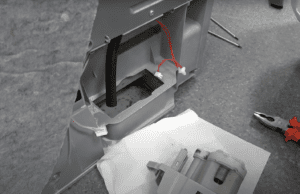 Suszarka do ubrań Whirlpool EFTD9X3BPL pokazuje błąd: opróżnij zbiornik