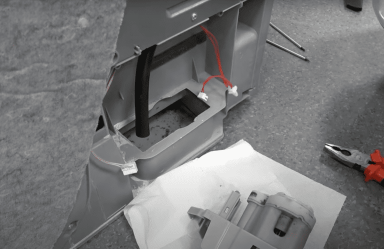 Czyszczeni pompy kondensatu suszarki do ubrań Whirlpool EFTD9X3BPL - pokazuje błąd opróżnij zbiornik
