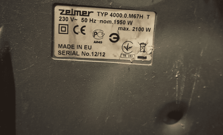 Tabliczka znamionowa w odkurzaczu Zelmer Jupiter 4000.0M67HT ZVC422HTUA-05