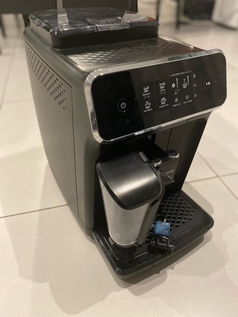 Ekspres do kawy Philips LatteGo EP2230 10 po udanej wymianie elektrozaworu