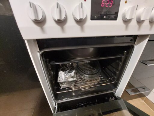 Uszkodzona uszczelka w piekarniku kuchni elektryczno-gazowej Amica 510GE3.43ZPTAF(W) - naprawiaj, nie wyrzucaj