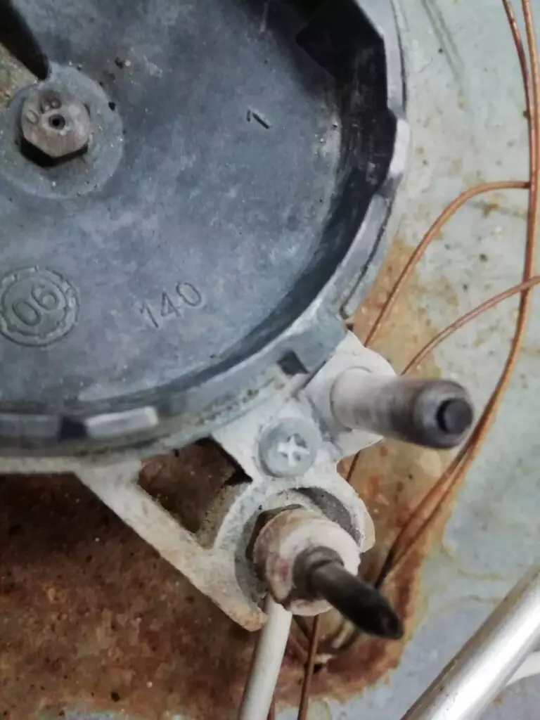 Wymiana iskrownika w kuchence Amica L60100