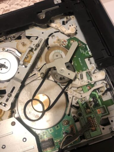 Wymiana paska w magnetowidzie Sony SLV-X10PS - naprawiaj, nie wyrzucaj