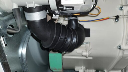 Wyciek od dołu w pralce LG SteamSpa F2J6WY1W - naprawiaj, nie wyrzucaj